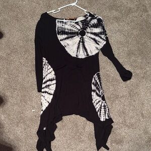 Belldini Monochrome Spiral Tunic